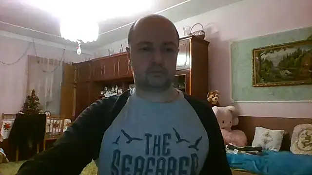 Snapshot of Luceriusbigass chatting on 12-18-24, 05:00 Luceriusbigass online show from 12-18-24, 05:00