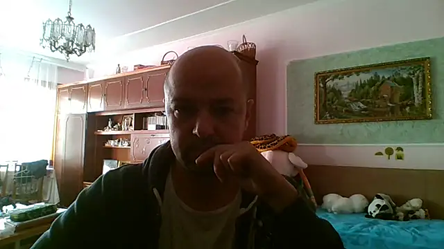 Snapshot of Luceriusbigass chatting on 09-27-25, 02:55 Luceriusbigass online show from 09-27-25, 02:55