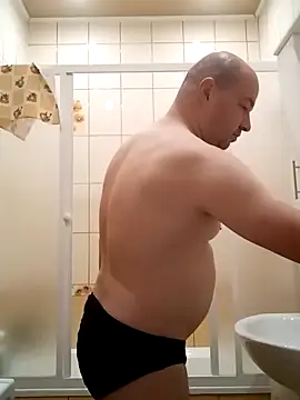 Snapshot of Luceriusbigass chatting on 11-06-25, 03:35 Luceriusbigass online show from 11-06-25, 03:35