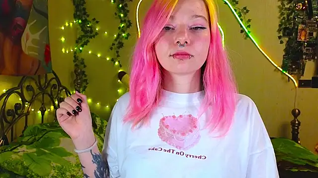 Snapshot of Sansarella chatting on 01-07-26, 03:47 Sansarella online show from 01-07-26, 03:47