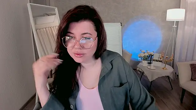 TheaCassian online show from 04-17-26, 06:49