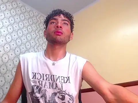 Snapshot of jake_1boy chatting on 04-10-26, 07:40 jake 1boy online show from 04-10-26, 07:40