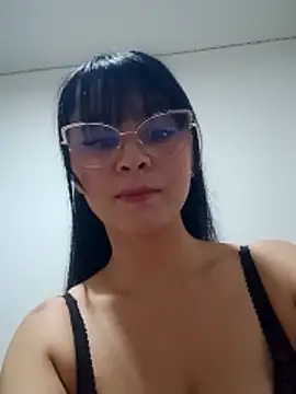 Snapshot of roos1237 chatting on 04-15-26, 04:52 roos1237 online show from 04-15-26, 04:52