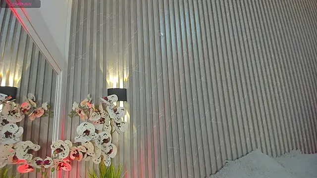 SCARLETTHUNT  online show from 04-10-26, 08:13