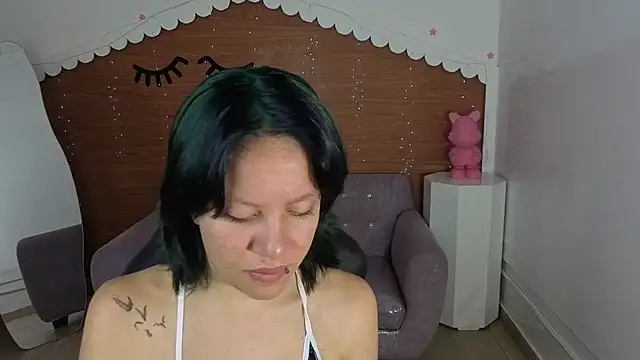 Snapshot of lewii_t chatting on 04-09-26, 01:16 lewii t online show from 04-09-26, 01:16