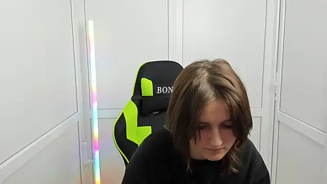 GoldenKiss online show from 04-12-26, 07:13