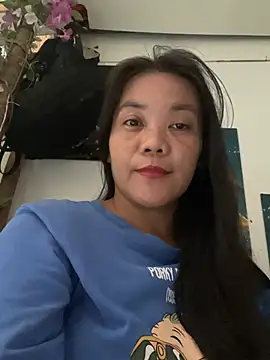 holdmetight21 online show from 04-13-26, 01:44