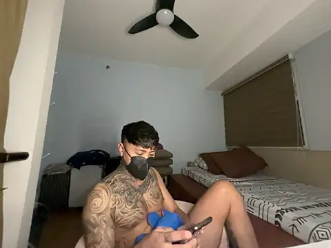 Snapshot of tattoo_hottie chatting on 04-15-26, 08:20 tattoo hottie online show from 04-15-26, 08:20