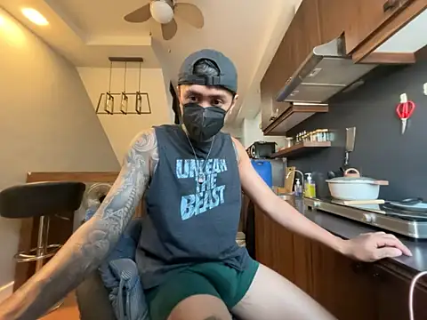 Snapshot of tattoo_hottie chatting on 04-16-26, 09:32 tattoo hottie online show from 04-16-26, 09:32