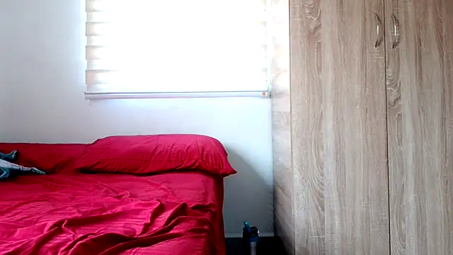 Snapshot of andrew_1520 chatting on 11-19-25, 06:30 andrew 1520 online show from 11-19-25, 06:30