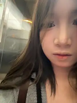 Snapshot of CCi-0329 chatting on 04-12-26, 11:15 CCi-0329 online show from 04-12-26, 11:15