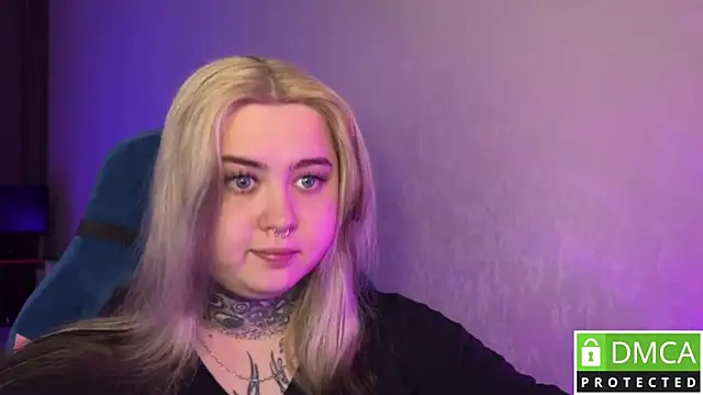 Snapshot of CuteUna chatting on 04-13-26, 12:10 CuteUna online show from 04-13-26, 12:10