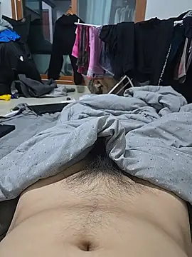 uju8251 online show from 04-12-26, 11:37