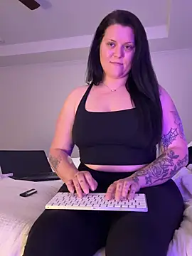 kittyykat767 online show from 04-15-26, 02:29