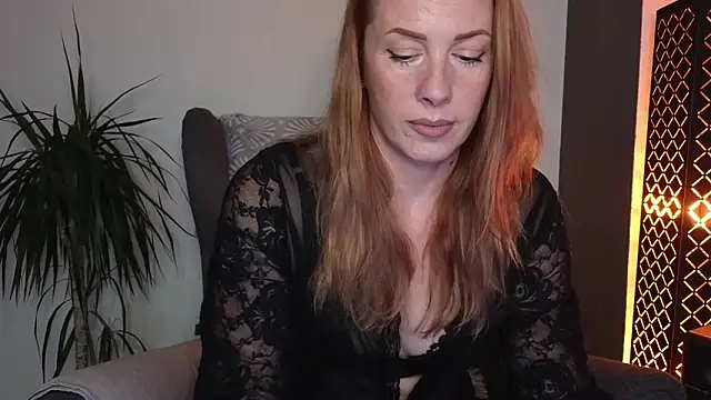 Sharon Red online show from 10-04-25, 03:43