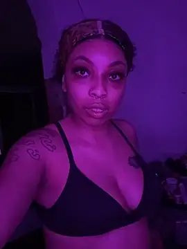 Snapshot of phatpussycat6967 chatting on 04-15-26, 10:10 phatpussycat6967 online show from 04-15-26, 10:10