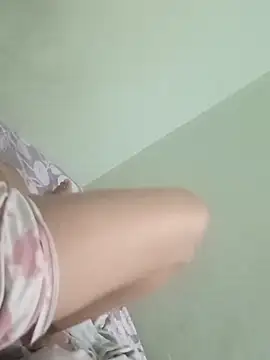 Snapshot of coupleshow21 chatting on 04-14-26, 08:37 coupleshow21 online show from 04-14-26, 08:37