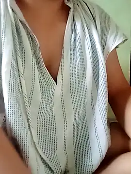 Snapshot of coupleshow21 chatting on 04-16-26, 07:09 coupleshow21 online show from 04-16-26, 07:09