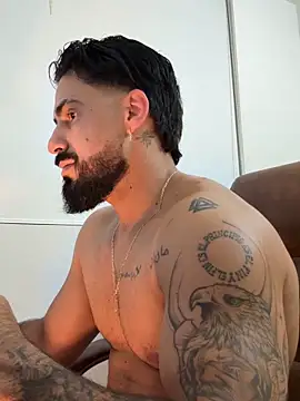 Snapshot of Ryan_Black3 chatting on 04-15-26, 11:49 Ryan Black3 online show from 04-15-26, 11:49