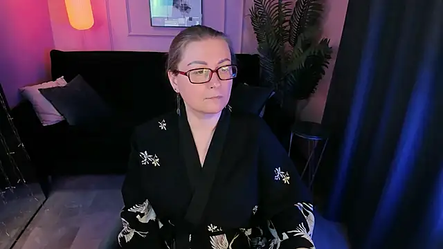 Snapshot of Alexandra_Kind chatting on 04-14-26, 11:55 Alexandra Kind online show from 04-14-26, 11:55