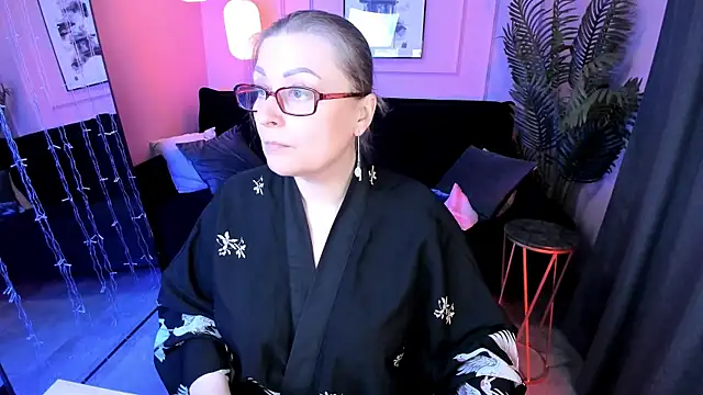 Snapshot of Alexandra_Kind chatting on 04-15-26, 08:42 Alexandra Kind online show from 04-15-26, 08:42