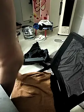 Snapshot of StudentHCM chatting on 04-15-26, 11:50 StudentHCM online show from 04-15-26, 11:50