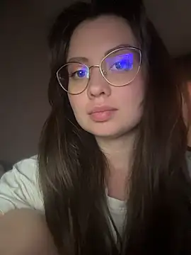 Snapshot of Aitana_Magic chatting on 04-15-26, 02:24 Aitana Magic online show from 04-15-26, 02:24