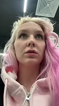 Snapshot of Olly_dolly chatting on 04-16-26, 12:50 Olly dolly online show from 04-16-26, 12:50