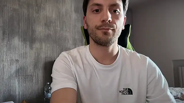 Snapshot of italianass94 chatting on 04-16-26, 02:18 italianass94 online show from 04-16-26, 02:18