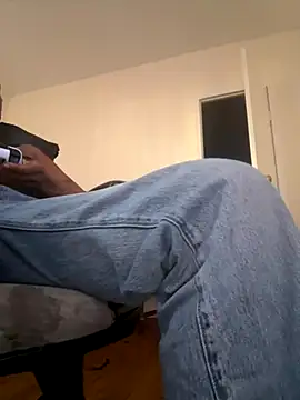 Snapshot of mrgudlukin chatting on 11-08-25, 06:07 mrgudlukin online show from 11-08-25, 06:07