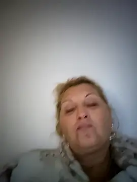 Divineblond online show from 01-18-26, 09:51