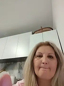 Divineblond online show from 02-20-26, 09:04