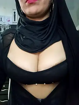 nadia  abaud online show from 12-30-24, 03:14