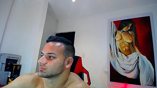 Snapshot of hugo_19cm chatting on 11-22-25, 04:39 hugo 19cm online show from 11-22-25, 04:39