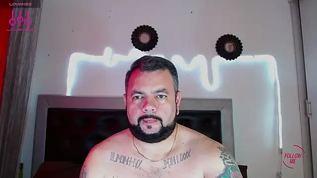 Snapshot of perverseveteranmanxxx chatting on 10-06-25, 01:08 perverseveteranmanxxx online show from 10-06-25, 01:08