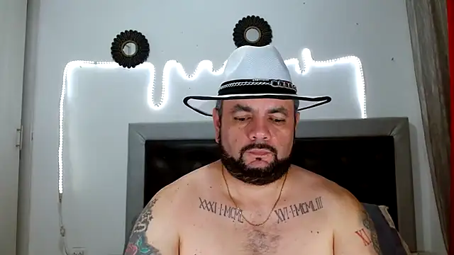 Snapshot of perverseveteranmanxxx chatting on 10-18-25, 04:04 perverseveteranmanxxx online show from 10-18-25, 04:04