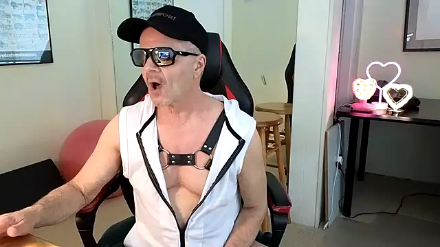 hotdadbod online show from 02-01-25, 09:19