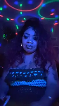 Snapshot of NailGoddessnow chatting on 01-26-25, 11:29 NailGoddessnow online show from 01-26-25, 11:29