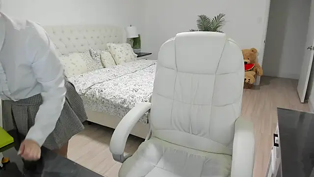 Snapshot of Vika73 chatting on 02-20-26, 12:27 Vika73 online show from 02-20-26, 12:27