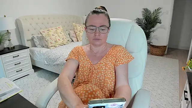 Snapshot of Vika73 chatting on 03-26-26, 11:49 Vika73 online show from 03-26-26, 11:49