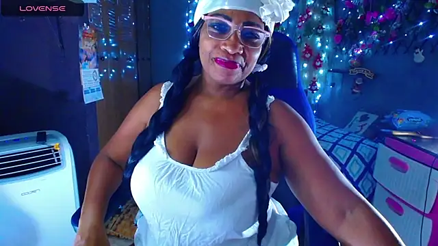 Snapshot of cairohot chatting on 12-22-24, 04:28 cairohot online show from 12-22-24, 04:28