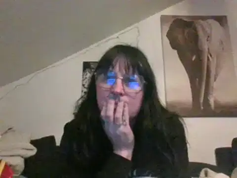 Snapshot of sexujuly88 chatting on 02-21-25, 10:15 sexujuly88 online show from 02-21-25, 10:15