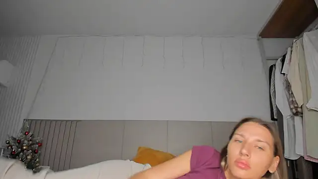 SofiClimbing online show from 02-15-26, 01:24