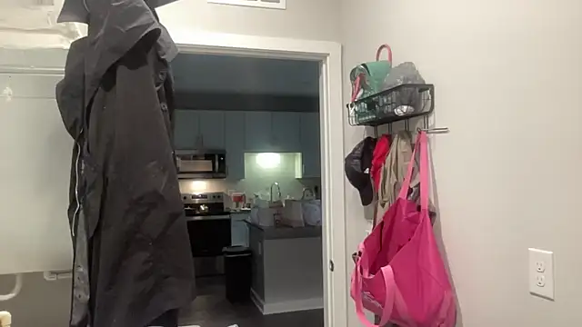 maddiliz online show from 10-27-25, 05:06