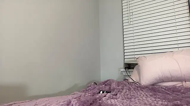 maddiliz online show from 12-19-25, 01:45