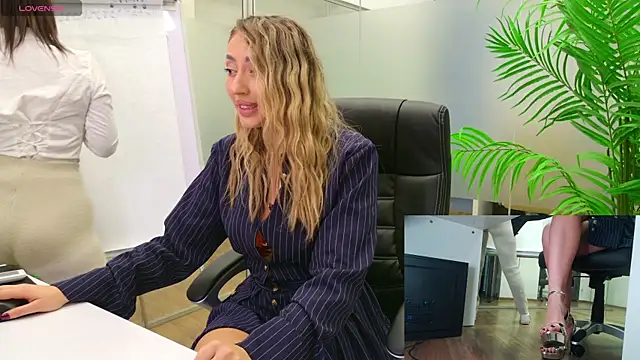 Snapshot of BabesGoWild chatting on 01-22-25, 08:59 BabesGoWild online show from 01-22-25, 08:59