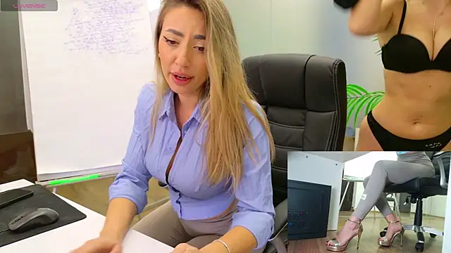 Snapshot of BabesGoWild chatting on 01-26-25, 09:07 BabesGoWild online show from 01-26-25, 09:07