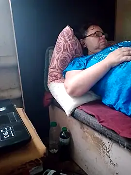 oksana72 online show from 10-02-25, 09:38