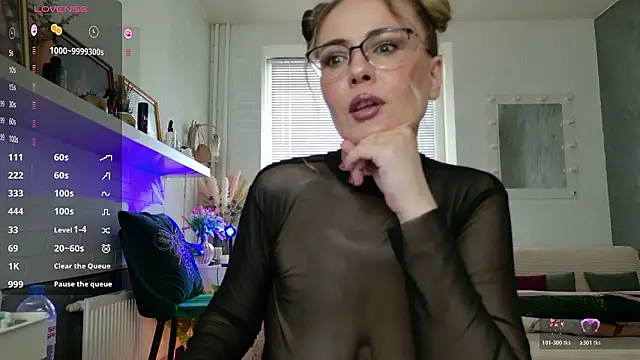 Snapshot of BeautyeyesLovely chatting on 02-21-26, 07:20 BeautyeyesLovely online show from 02-21-26, 07:20