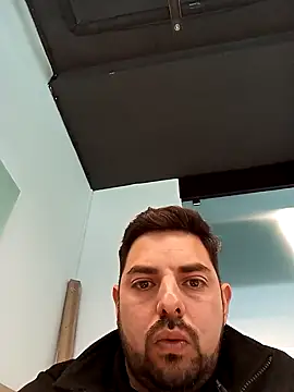 Snapshot of robredoj chatting on 10-08-25, 02:04 robredoj online show from 10-08-25, 02:04